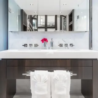 MAIN DECK MASTER STATEROOM ENSUITE