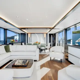 MAIN SALON