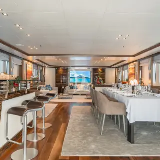 Main deck salon