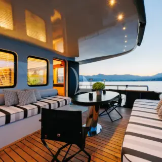 Upper deck louge area