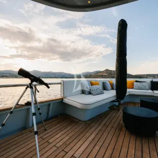 Upper deck exterior lounge area