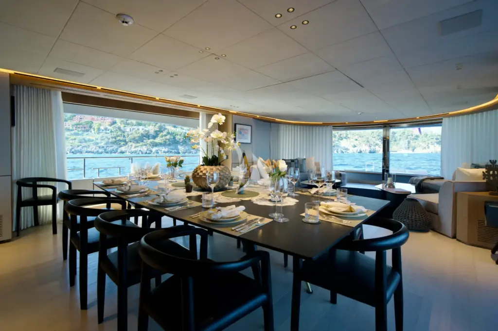 COSMICO - Main Dining