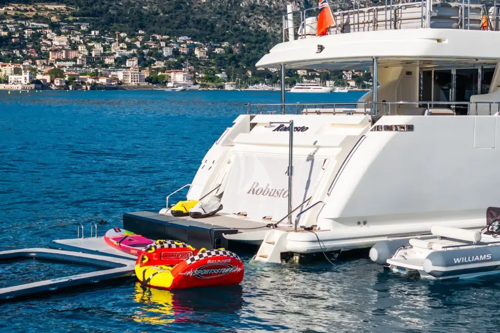 ROBUSTO - Swim platform with shower