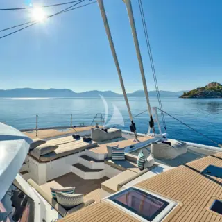 SUNMOON - Foredeck