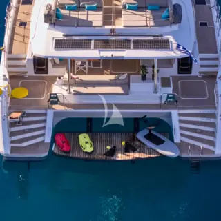 SUNMOON - Aft with water toys