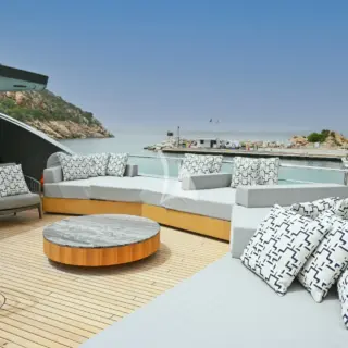 Upper Deck - Lounging area