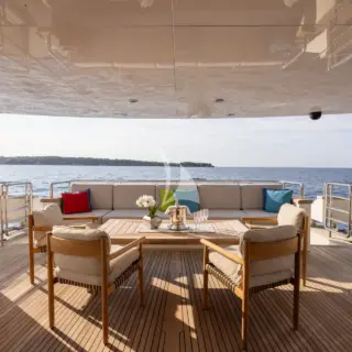 Fly Lounge 3rd deck