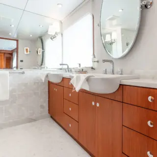 CALYPSO - Master Head with His and Hers Sinks