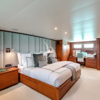 VIP Stateroom - King-sized Bed