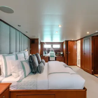 VIP Stateroom - King-sized Bed