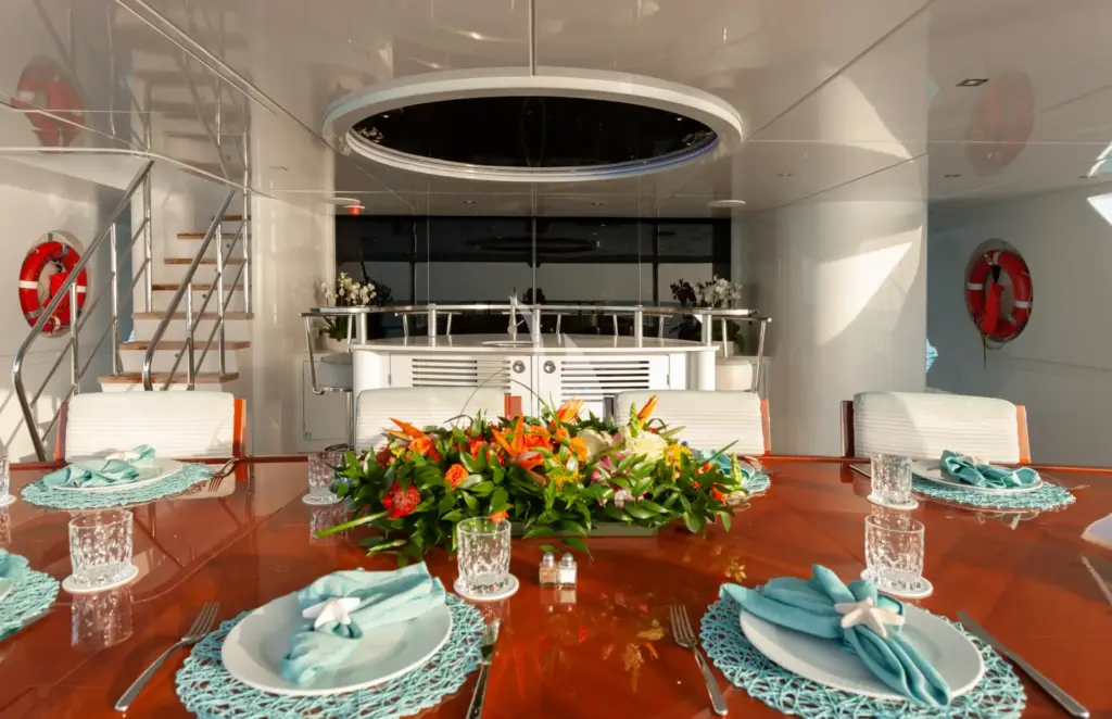 SERENITY - Aft Deck Dining