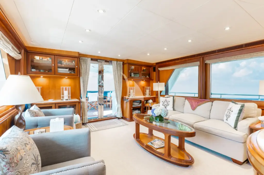 AURELIA - Main Salon