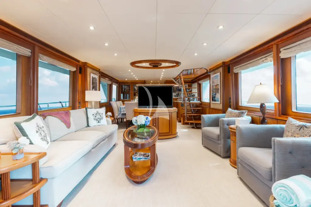 AURELIA - Main Salon