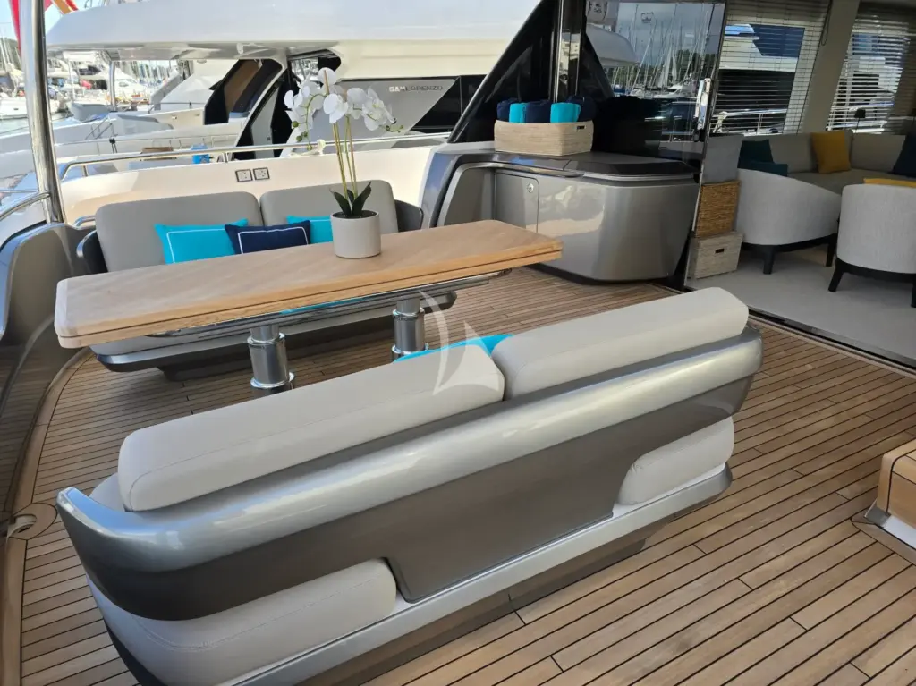 POLARIS - Infinity Aft Deck