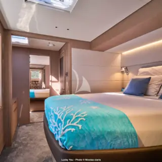 Reverse view second cabin into master