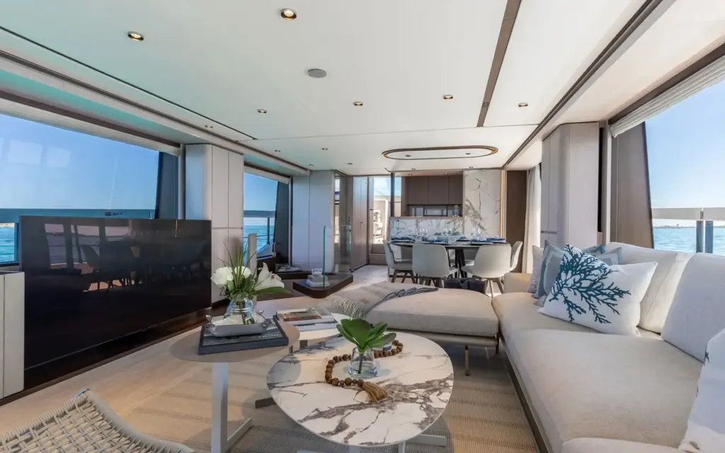 5 PALMS - Main Salon