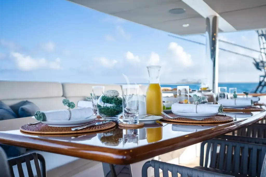 EAU LA LA - Aft Deck