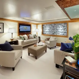 LADY BRITT - Full Beam VIP Starboard