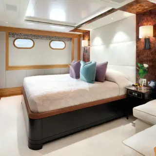 LADY BRITT - Guest Double Starboard Center