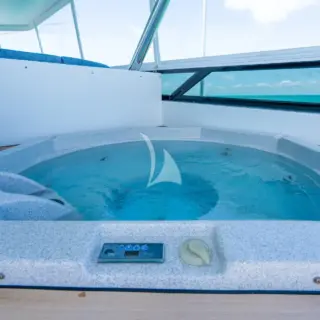 JACUZZI