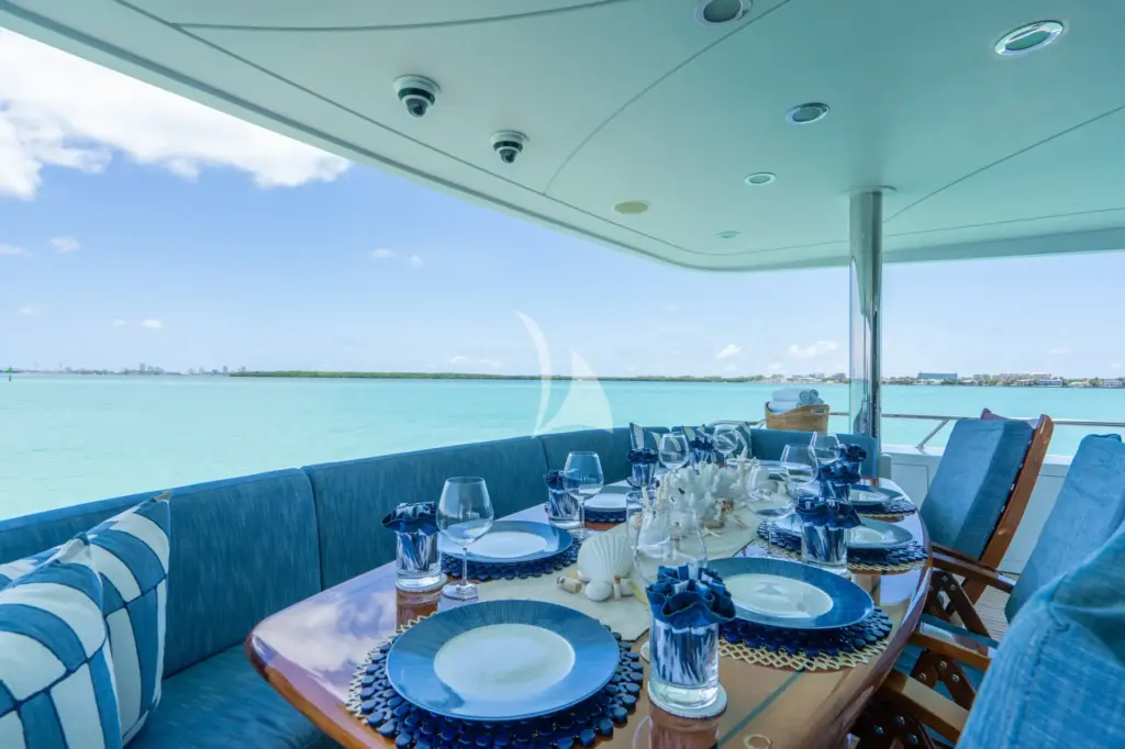 RISK & REWARD - AFT DECK TABLE