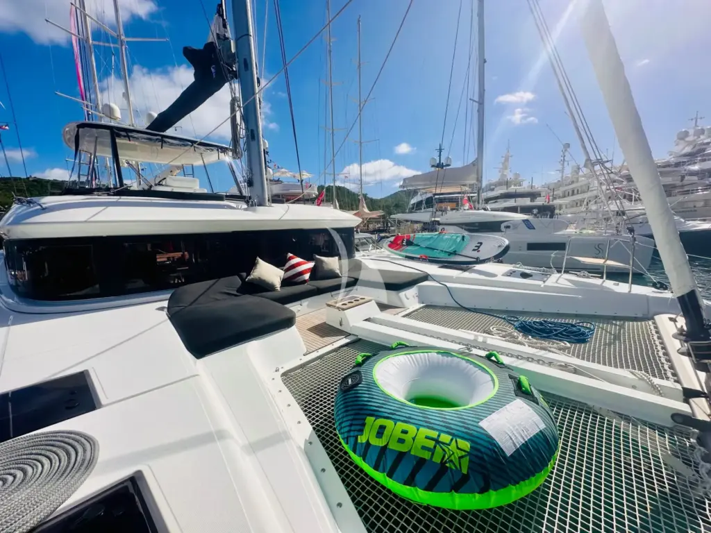 ELDAMAR - Foredeck with water toys