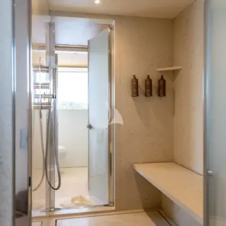 Master cabin en suite bathroom