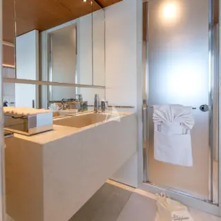 Master cabin en suite bathroom