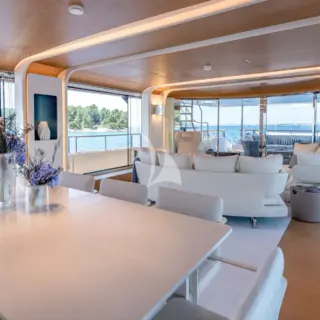 Main deck salon