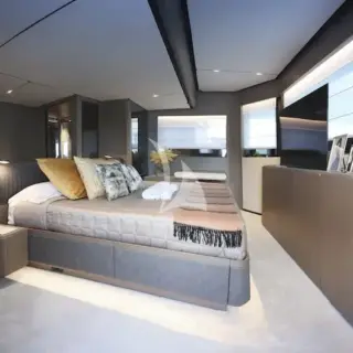 1 Vip Cabin