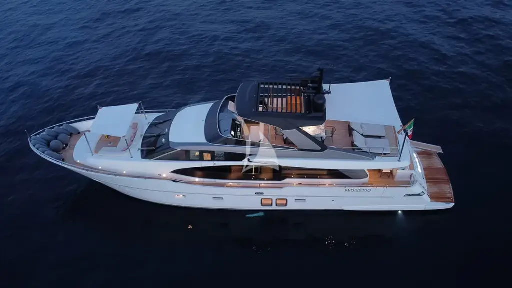 ALEXANDER M - Port side view by night