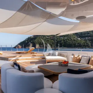 Foredeck- Lounging area