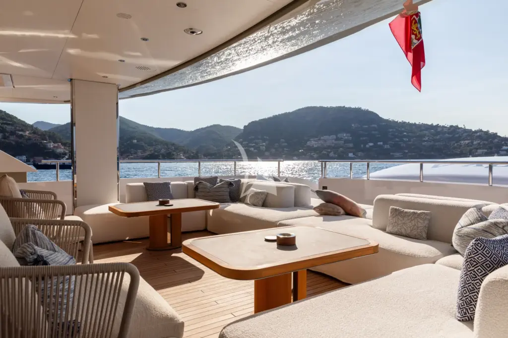 LADY A - Main aft deck