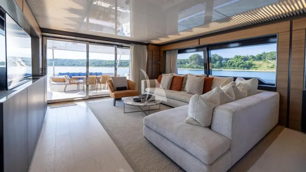 DATE NIGHT - Main Salon