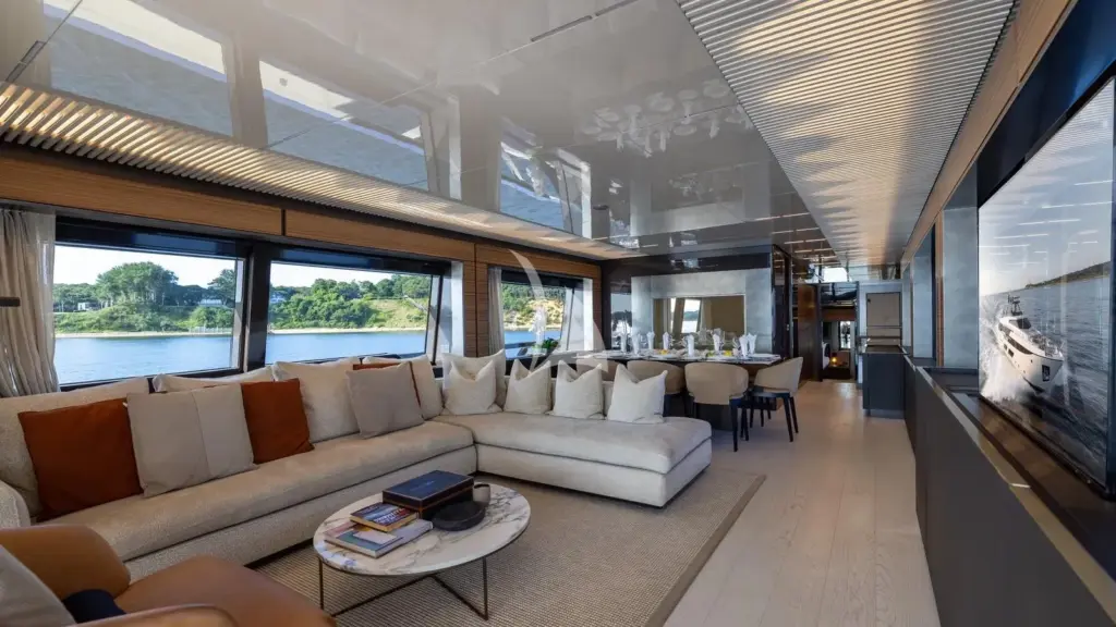 DATE NIGHT - Main Salon