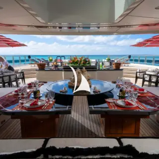 ALFA NERO - Aft deck dining