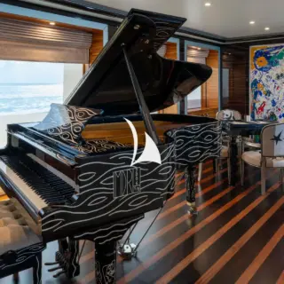 ALFA NERO - Main deck salon Pleyel piano