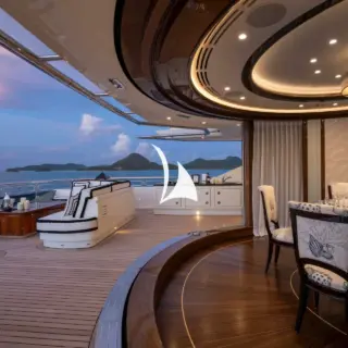 ALFA NERO - Upper deck inside/outside dining
