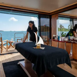 ALFA NERO - Lower deck spa with sea terrace