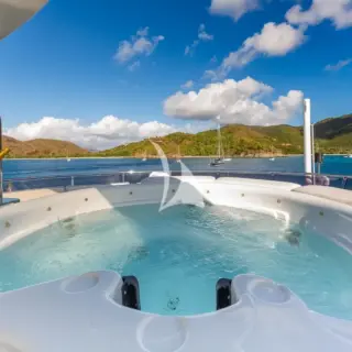 Sundeck Jacuzzi