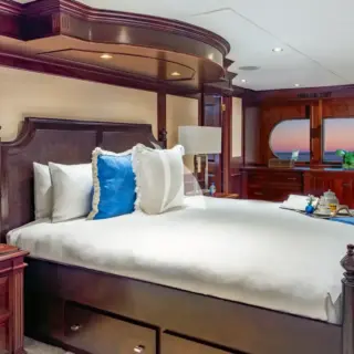 KING OF FUN - Master Stateroom 
