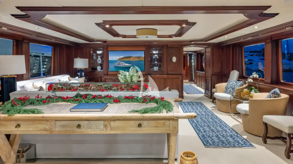 KING OF FUN - Main Salon