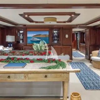 KING OF FUN - Main Salon