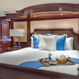 KING OF FUN - Master Stateroom 