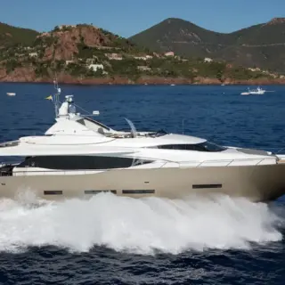 KEROS ISLAND cruising profile