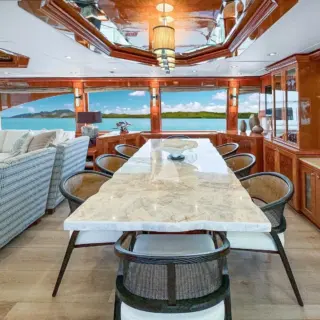 Salon Dining Area