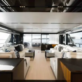 Main Salon - view Aft