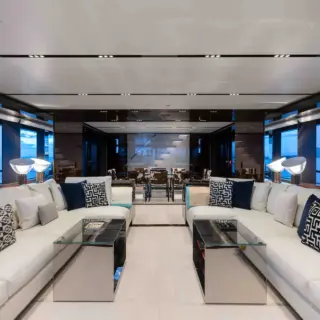 Main Salon - view Fwd