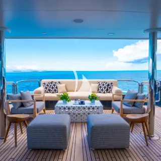 Main deck aft lounging area
