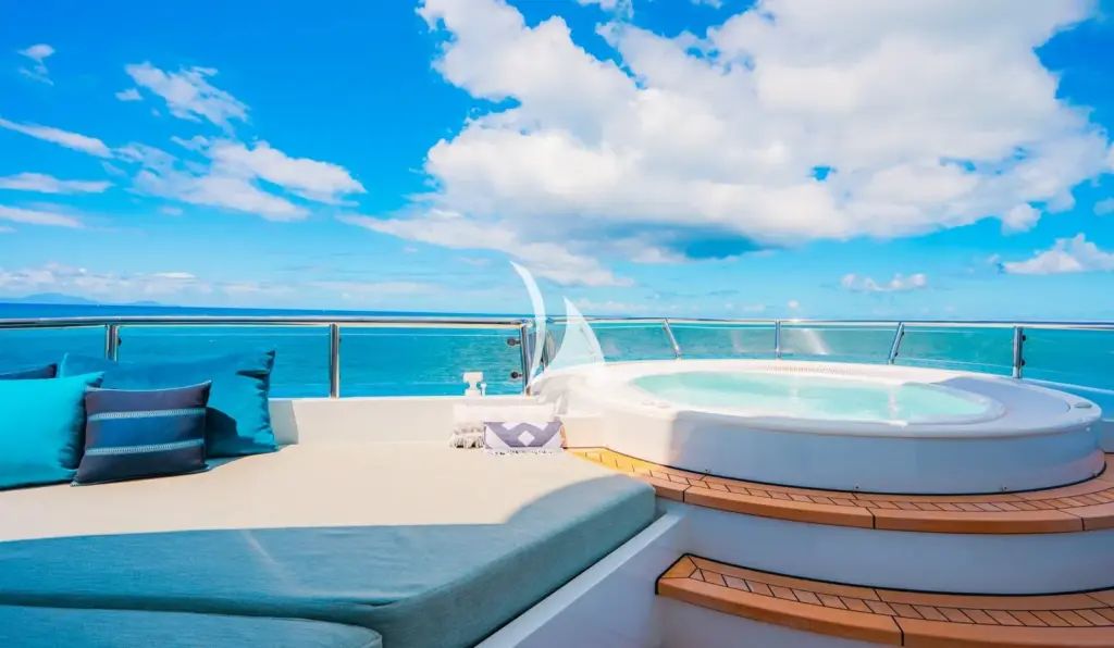 CYAN - Sun deck jacuzzi
